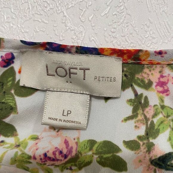 LOFT Petite Floral Sleeveless Blouse Top Size LP Lightweight Spring Summer - Picture 3 of 5